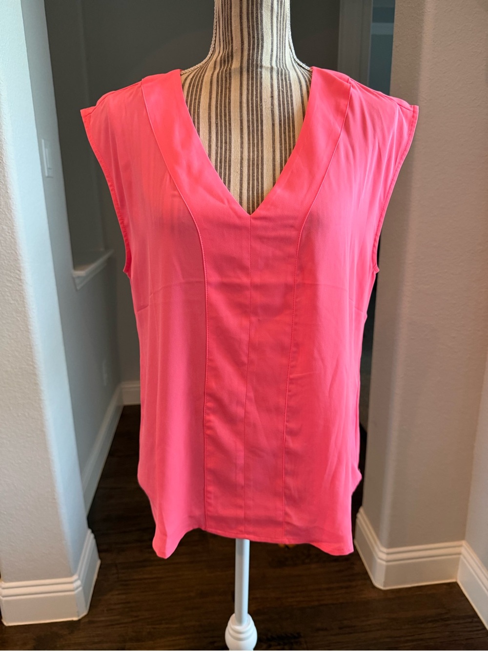 JCrew V-Neck Sleeveless Blouse in Hot Pink medium - Picture 4 of 13